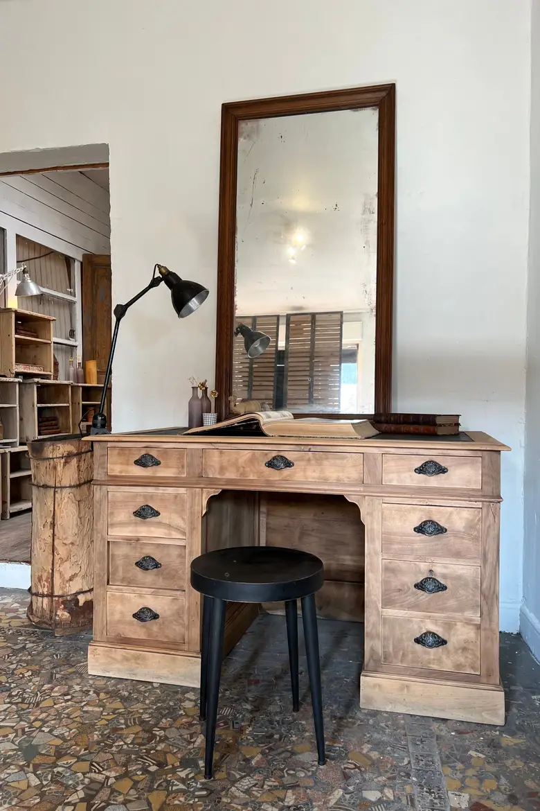 Ancien bureau en noyer Début XXème