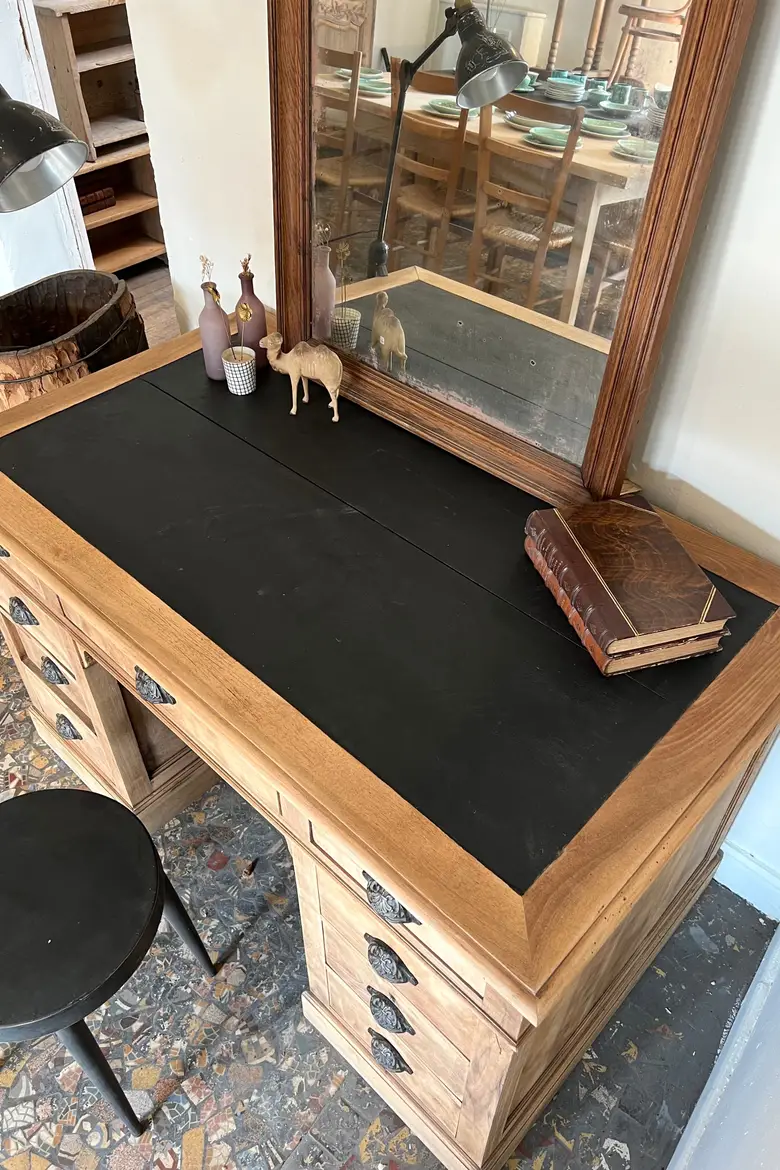 Ancien bureau en noyer Début XXème