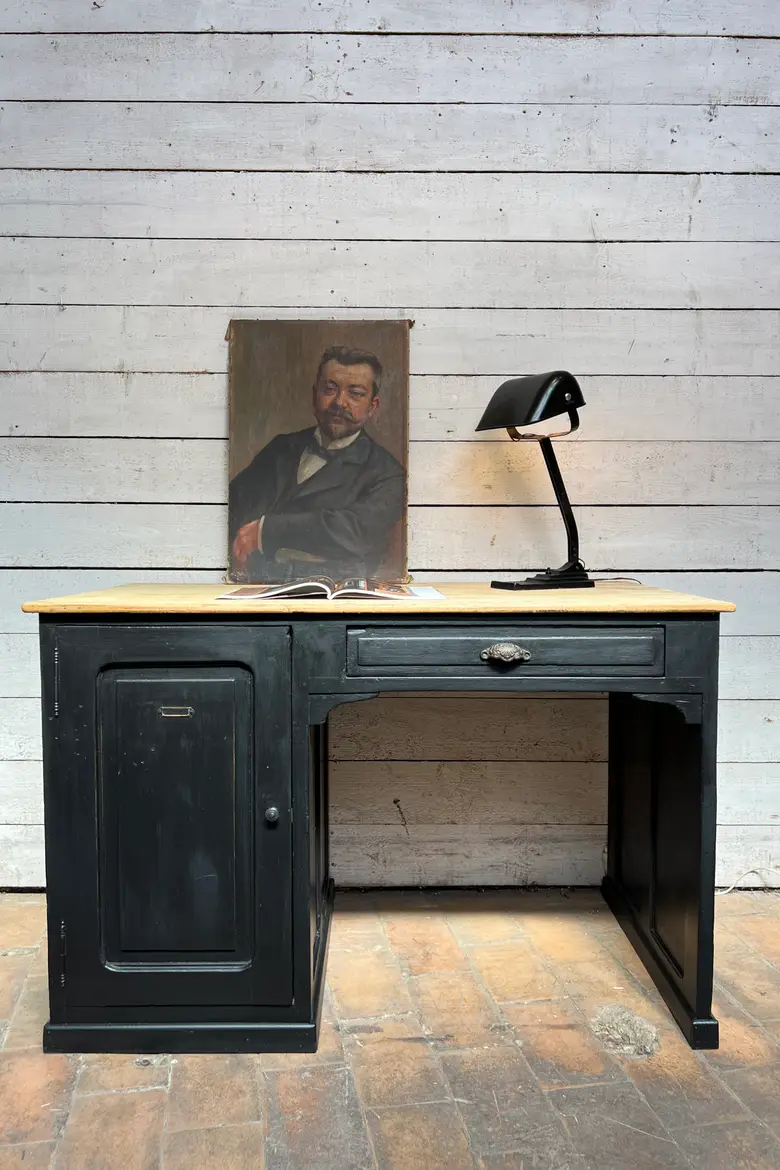 Ancien bureau en peuplier