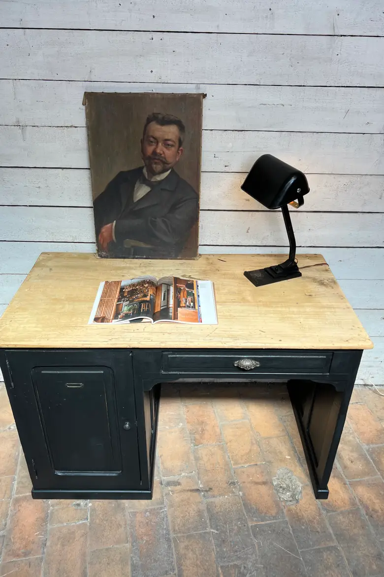 Ancien bureau en peuplier