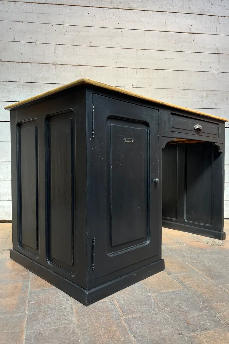 Ancien bureau en peuplier