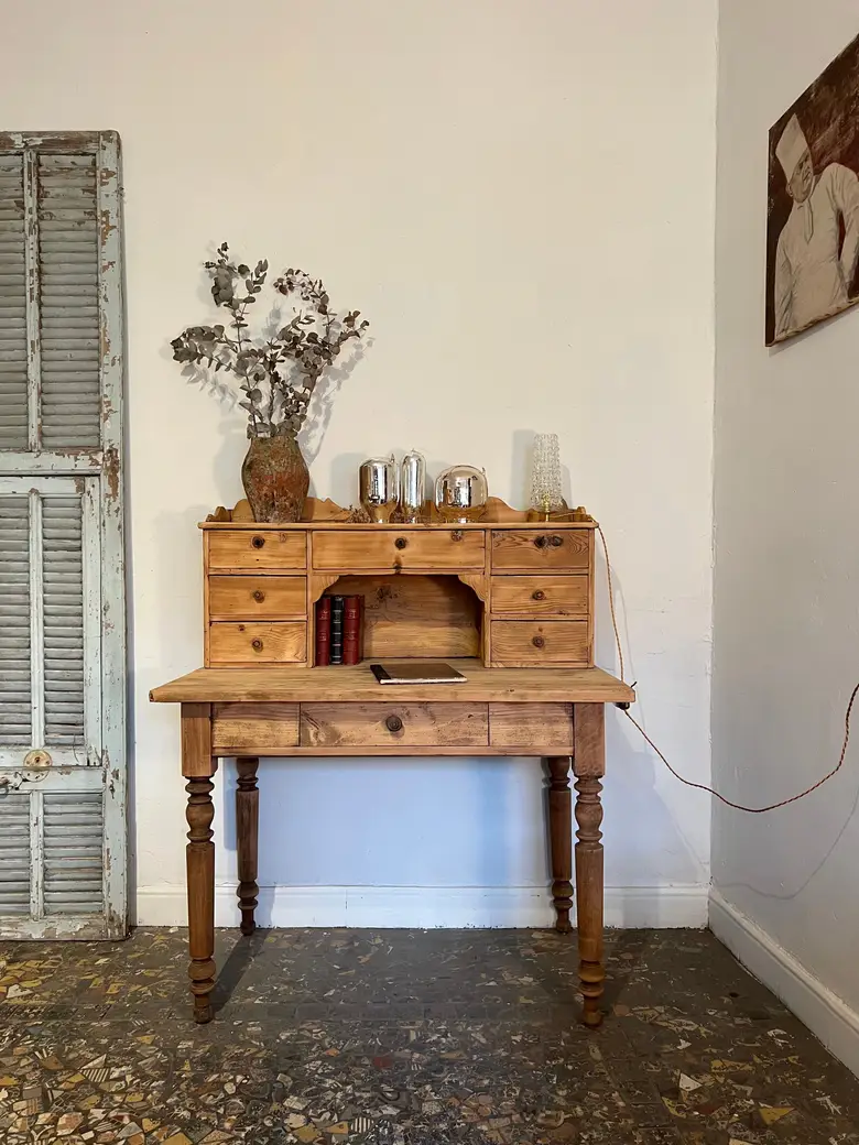 Ancien bureau en sapin Début XXème