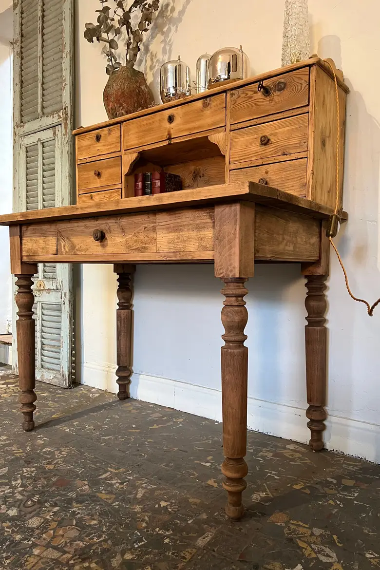 Ancien bureau en sapin Début XXème