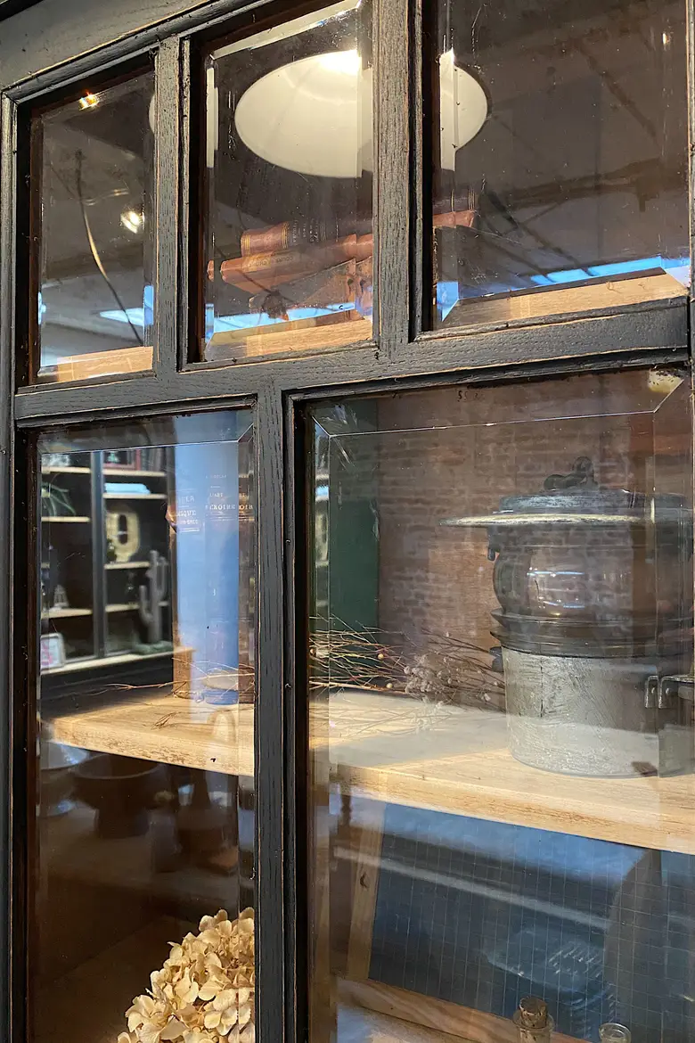 Ancien bureau vaisselier en chêne Début XXème