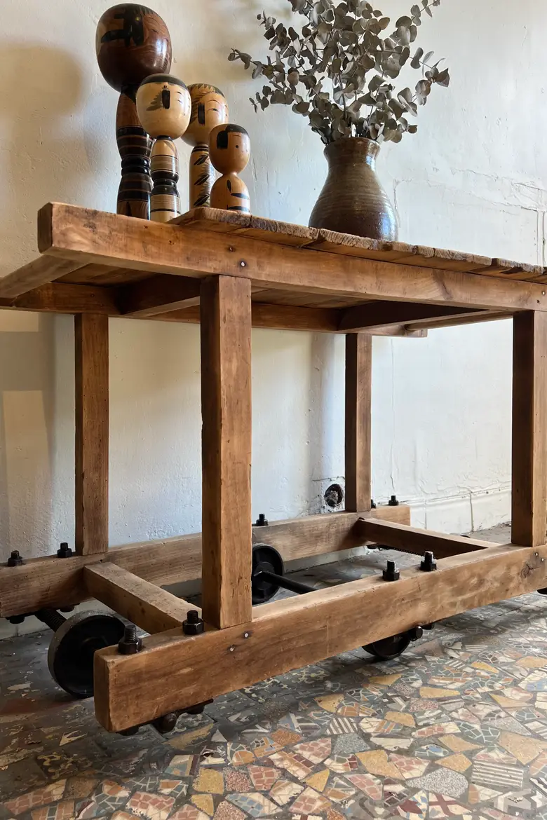 Ancien chariot d’atelier en bois brut Début XXème