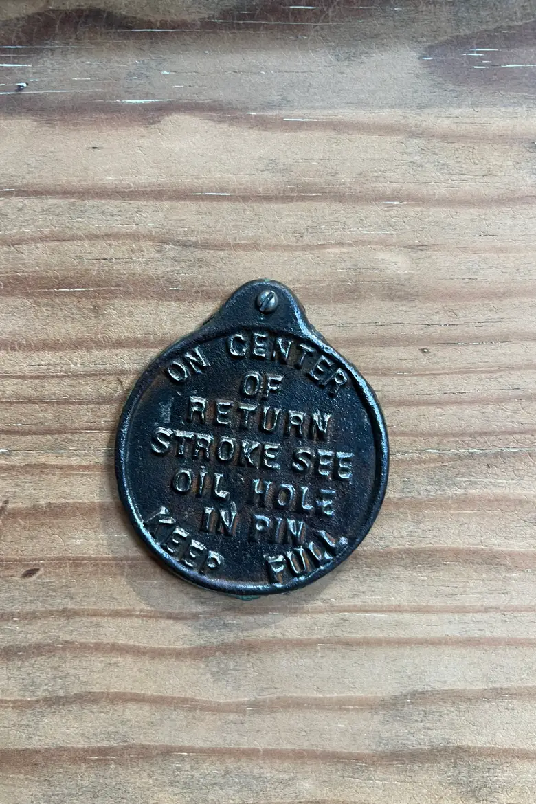 Ancien coffre en bois brut Début XXeme