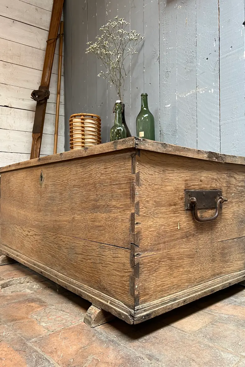 Ancien coffre en chêne Début XXème