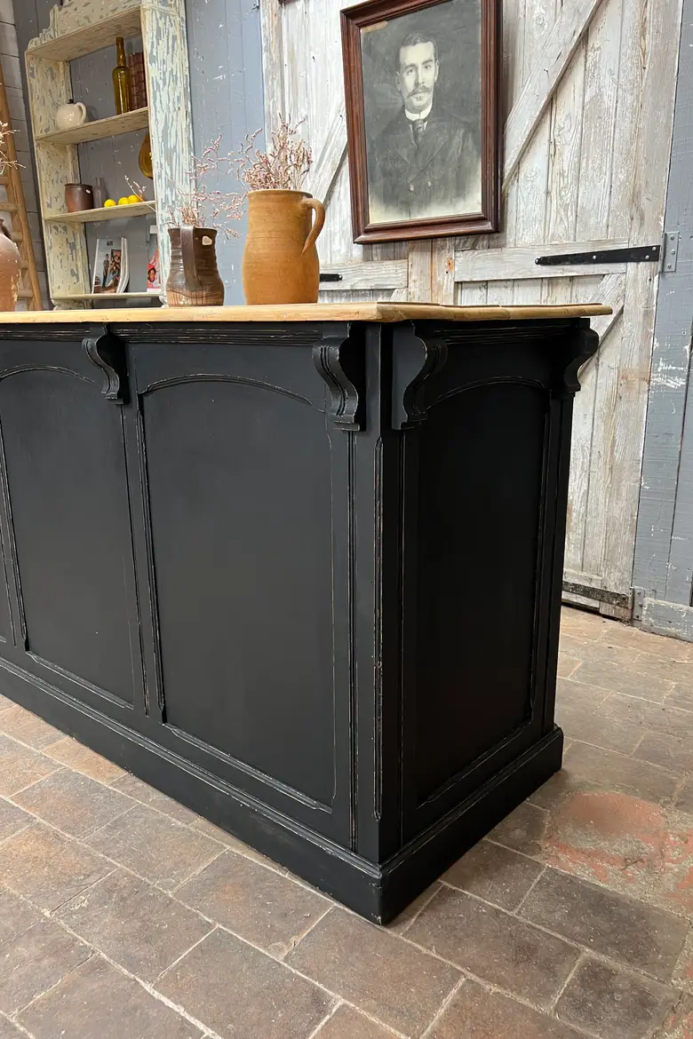Ancien comptoir à tiroirs