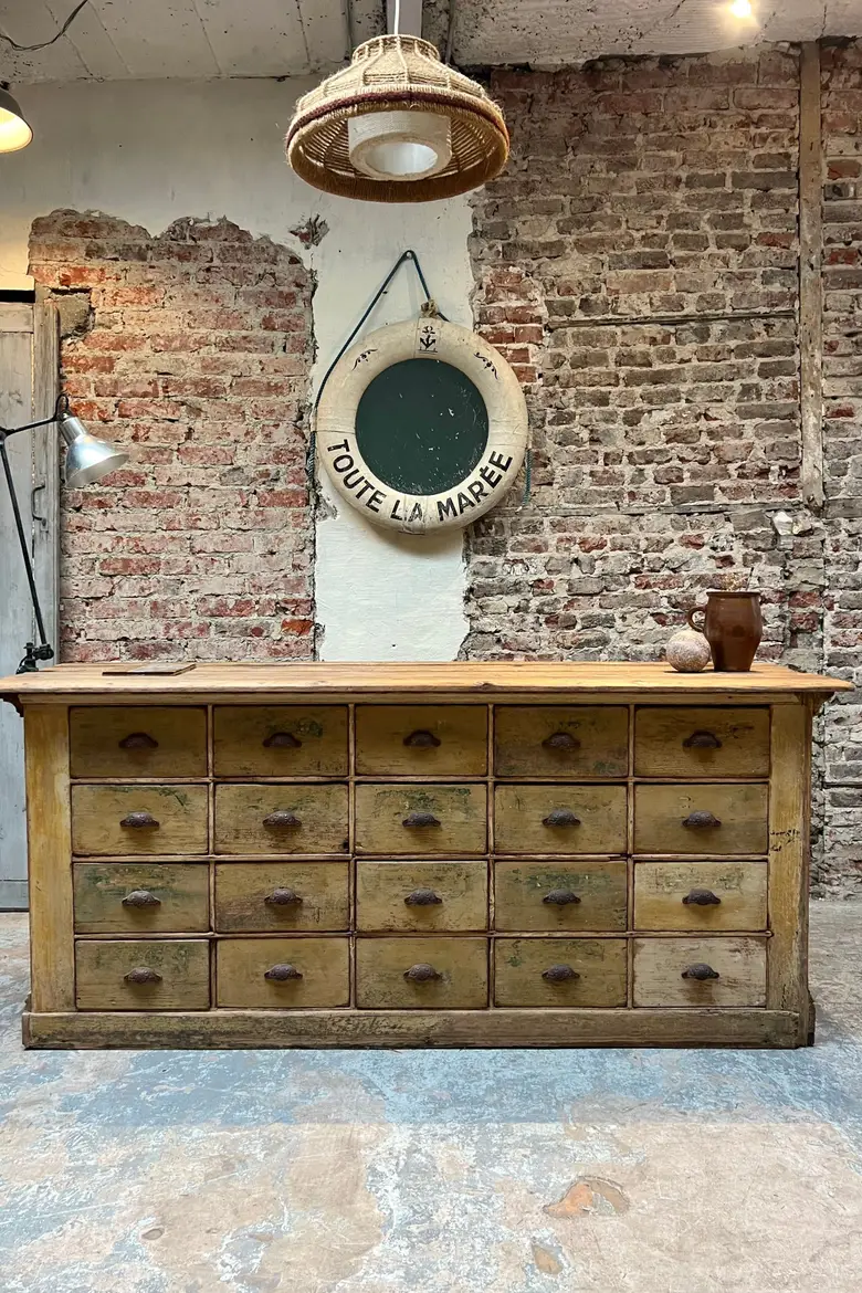 Ancien comptoir à tiroirs patiné Début XXème