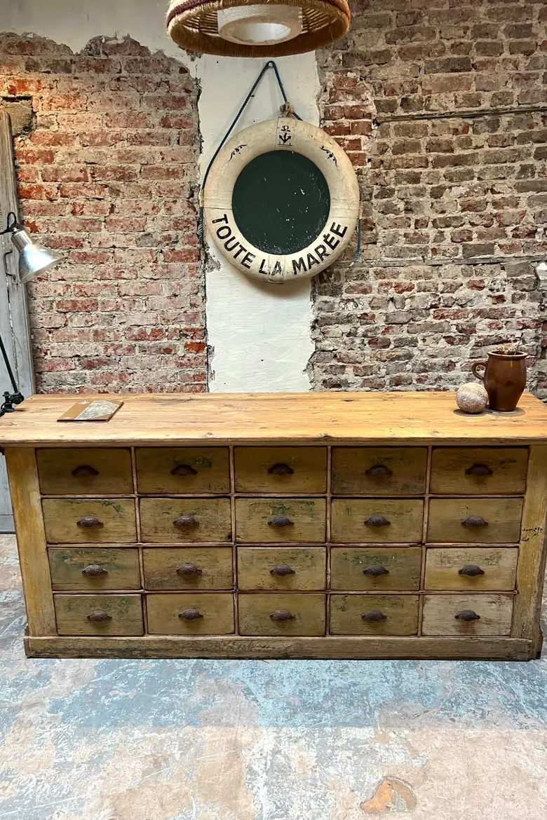 Ancien comptoir à tiroirs patiné Début XXème