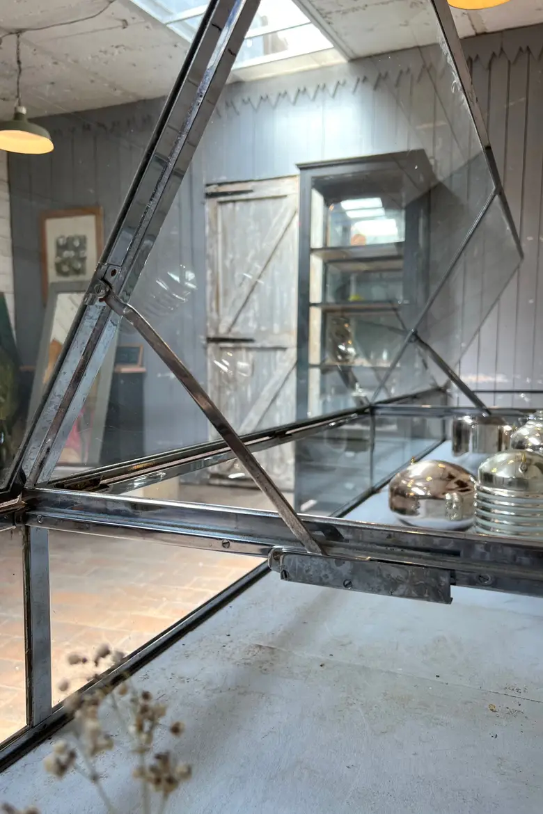 Ancien comptoir Art Deco de la bijouterie Van Cleef & Arpels