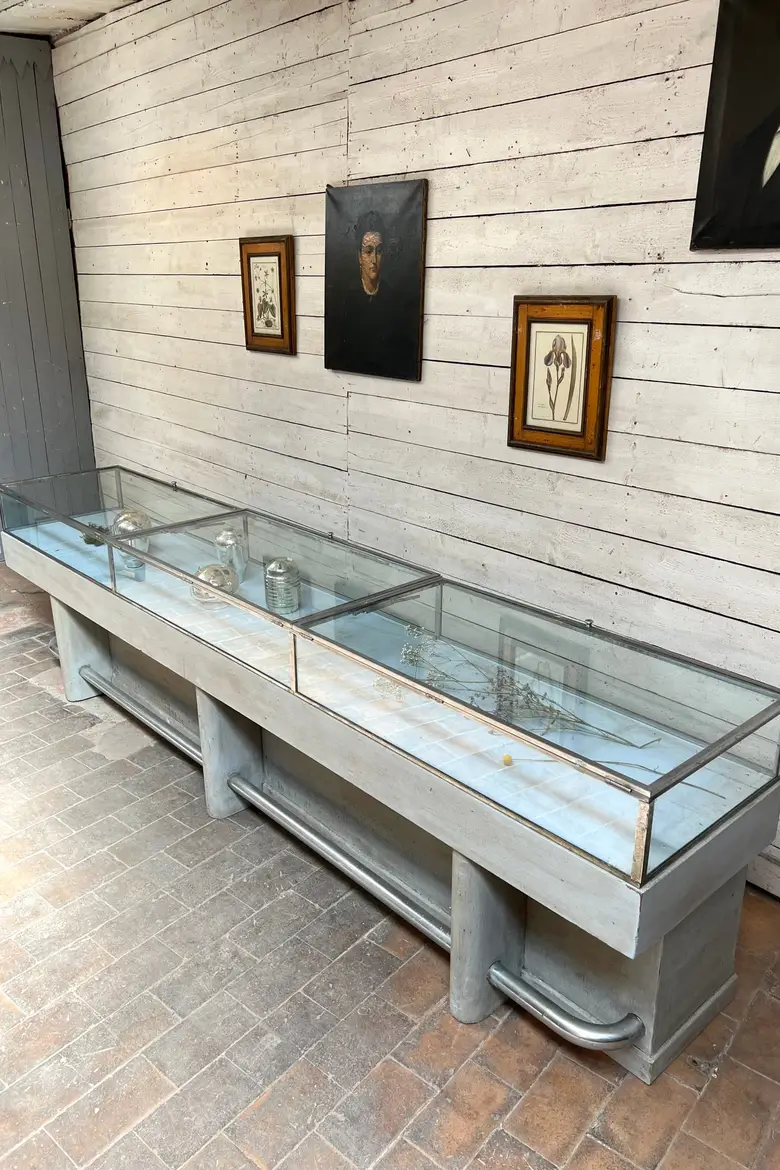 Ancien comptoir Art Deco de la bijouterie Van Cleef & Arpels