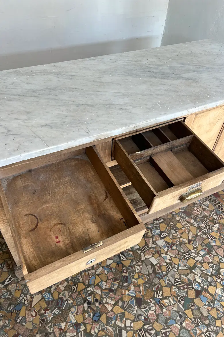 Ancien comptoir de boulangerie en chêne – XIXe siècle