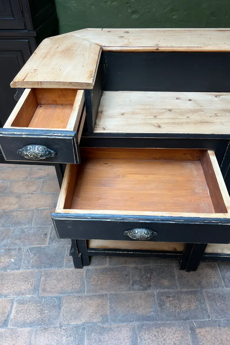 Ancien comptoir de café en sapin