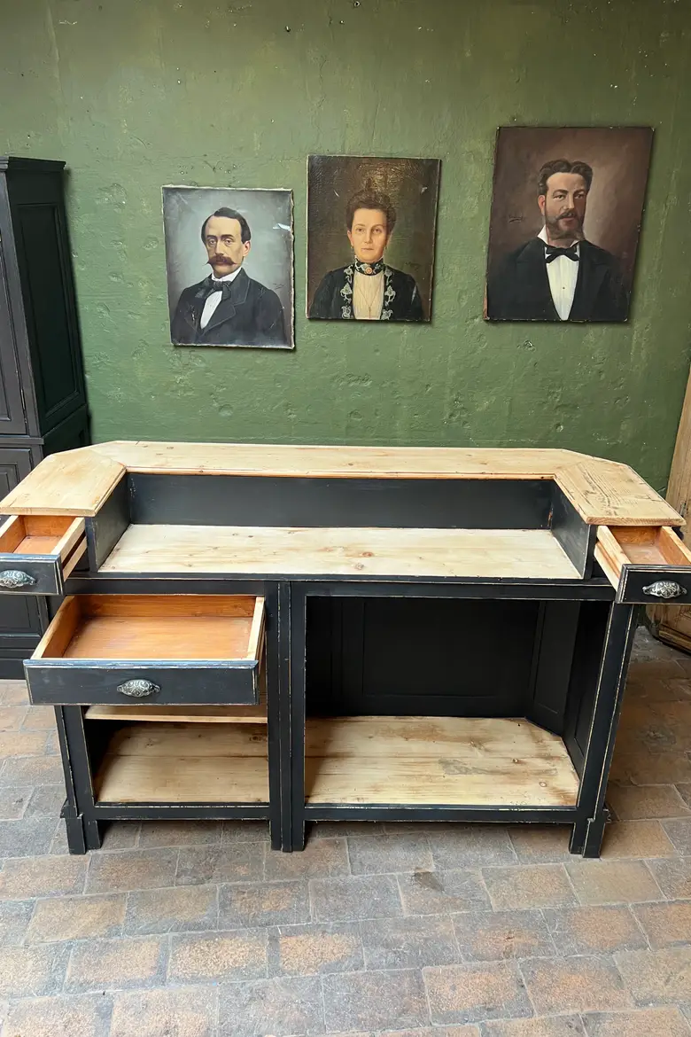 Ancien comptoir de café en sapin