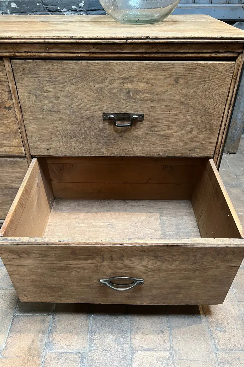 Ancien comptoir de commerce en bois 1950