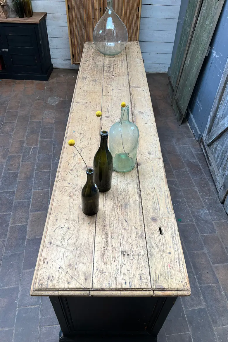 Ancien comptoir de commerce en bois Début XXème