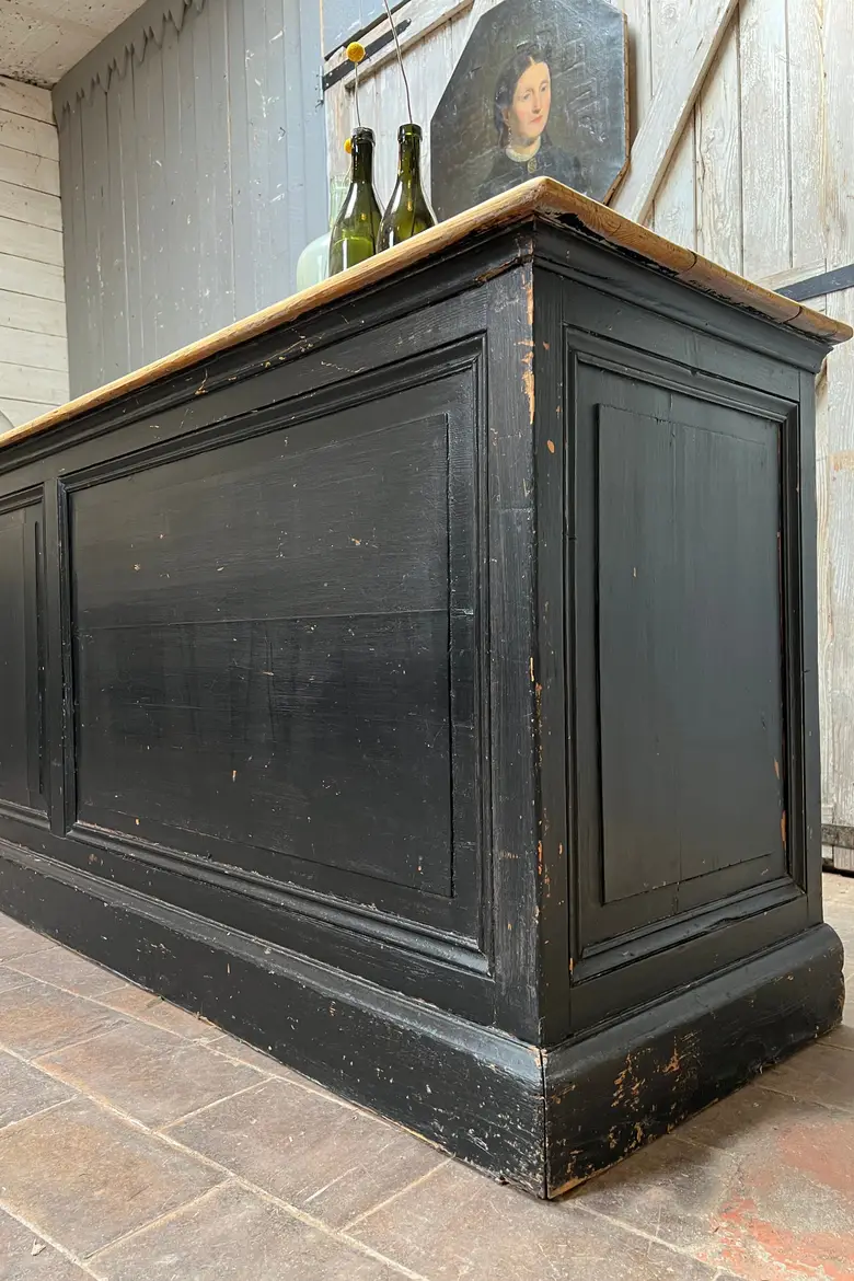 Ancien comptoir de commerce en bois Début XXème
