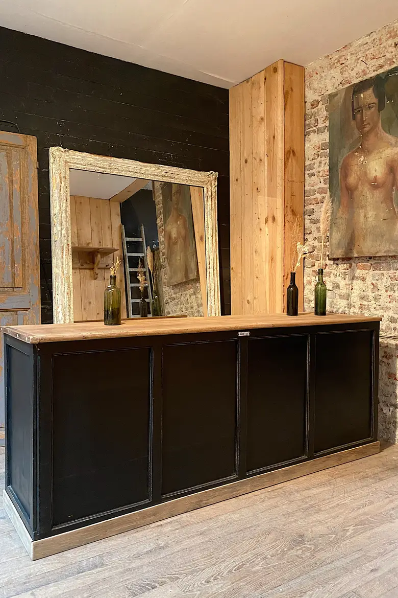 Ancien comptoir de commerce en bois Début XXème