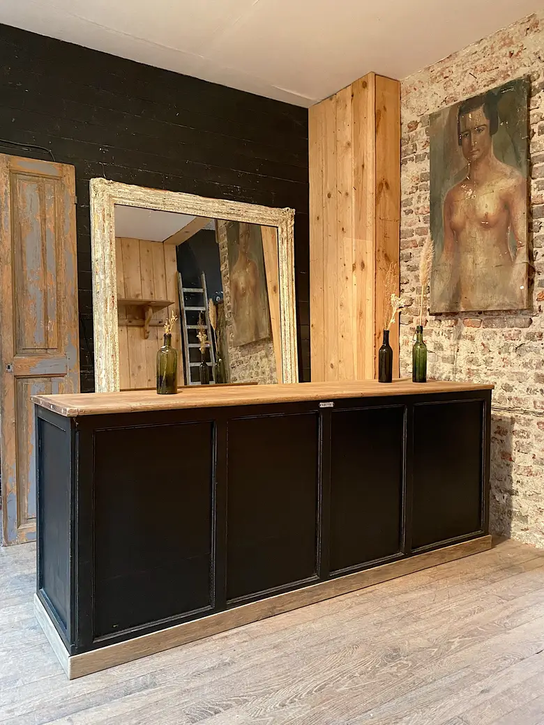 Ancien comptoir de commerce en bois Début XXème