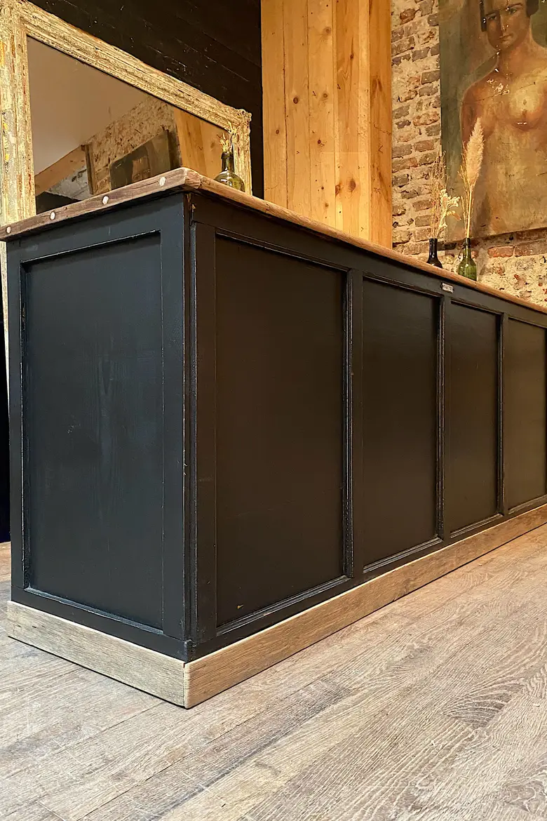 Ancien comptoir de commerce en bois Début XXème