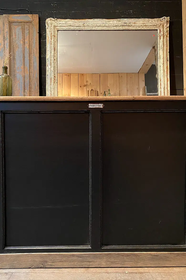 Ancien comptoir de commerce en bois Début XXème
