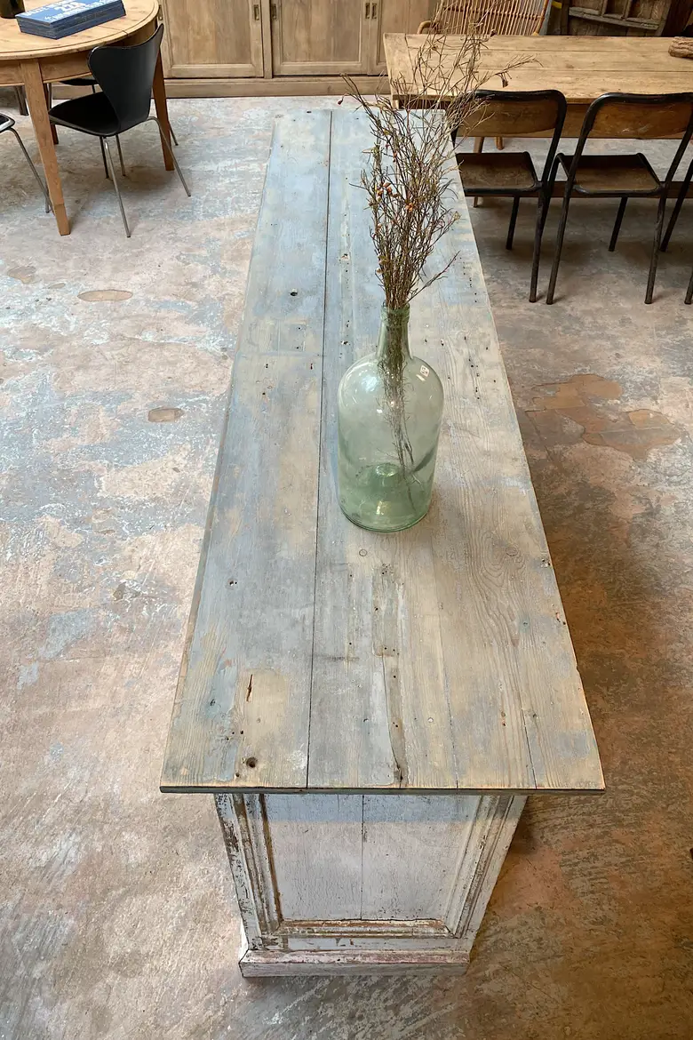 Ancien comptoir de commerce en bois Début XXème