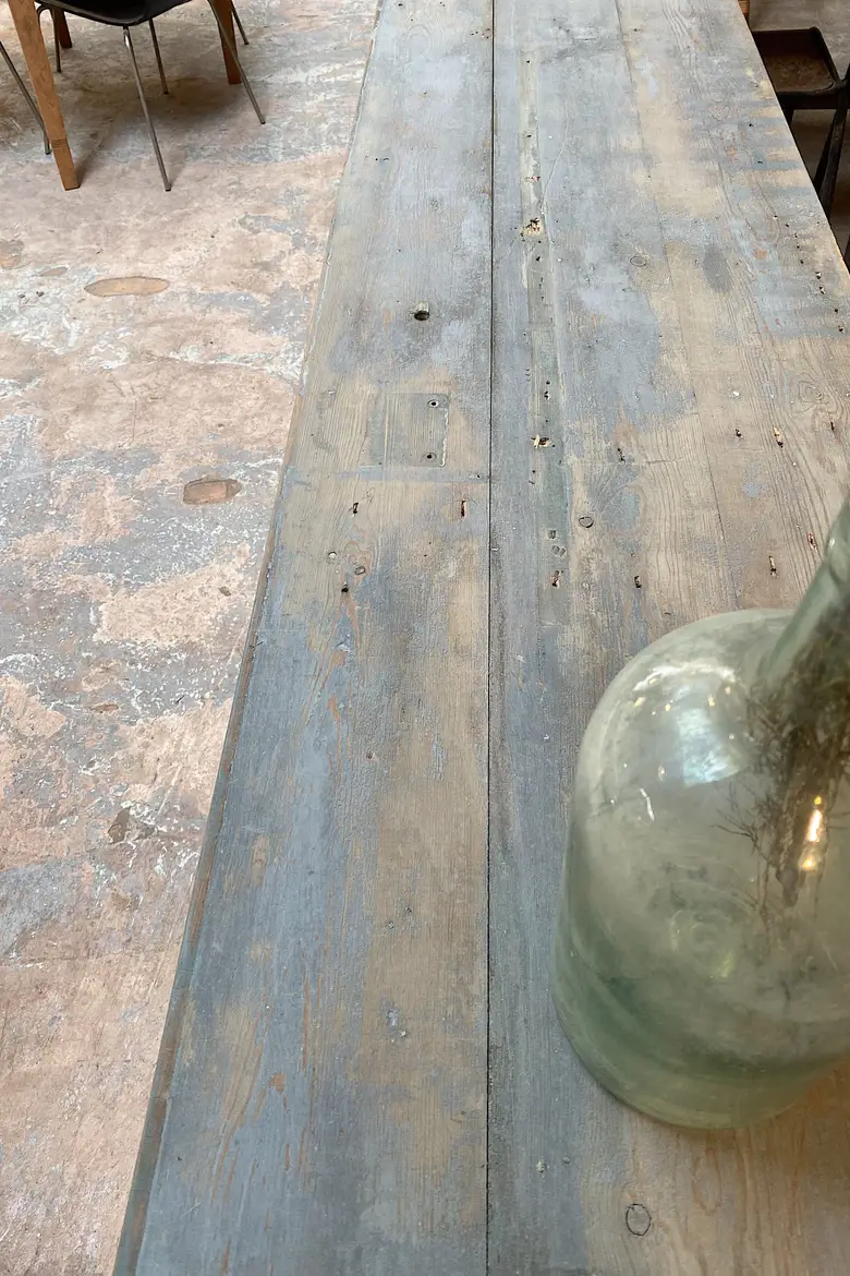 Ancien comptoir de commerce en bois Début XXème