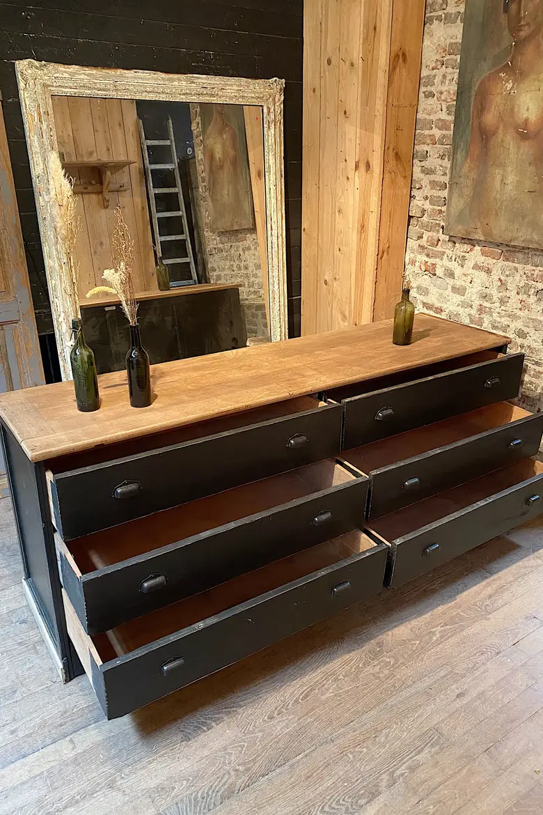 Ancien comptoir de commerce en bois Début XXème