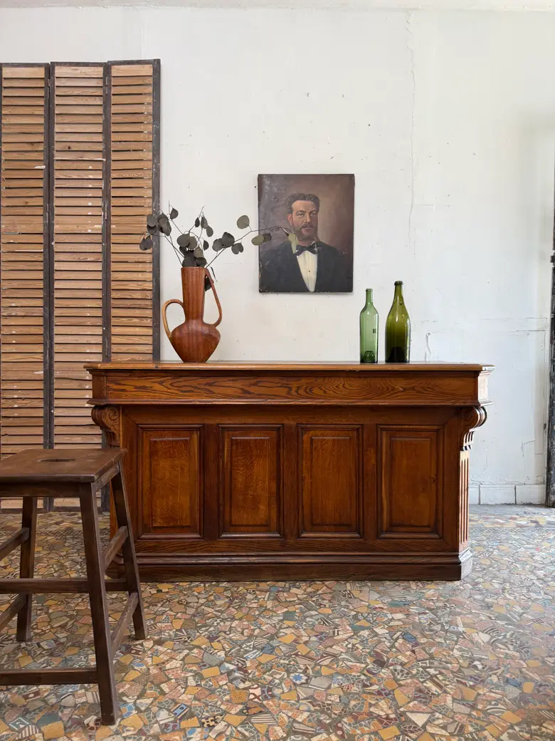 Ancien comptoir de commerce en chêne — Ancien comptoir de commerce en chêne