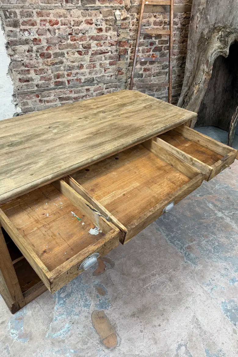 Ancien comptoir de commerce en chêne – début XXe