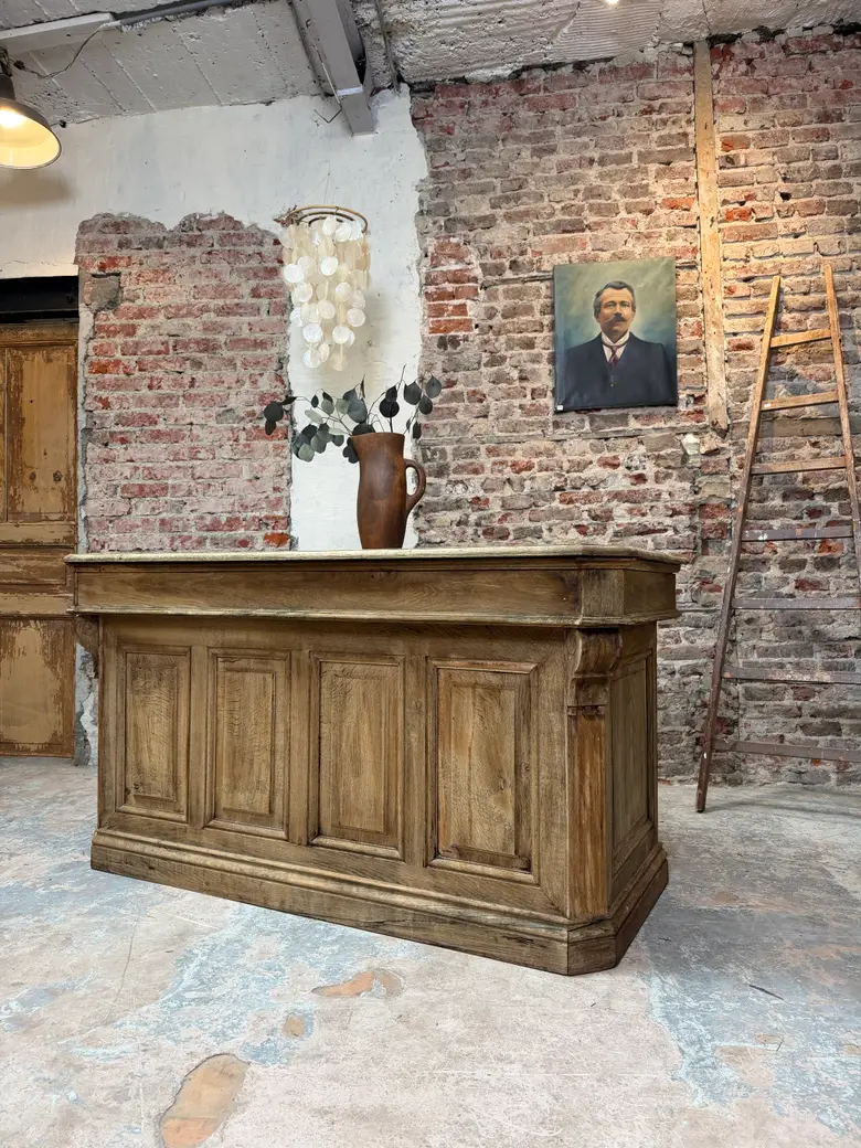 Ancien comptoir de commerce en chêne – début XXe