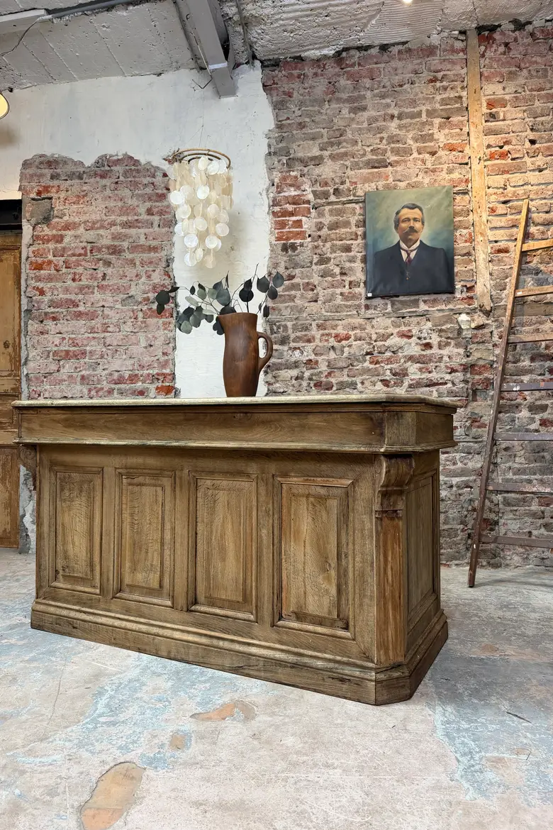 Ancien comptoir de commerce en chêne – début XXe