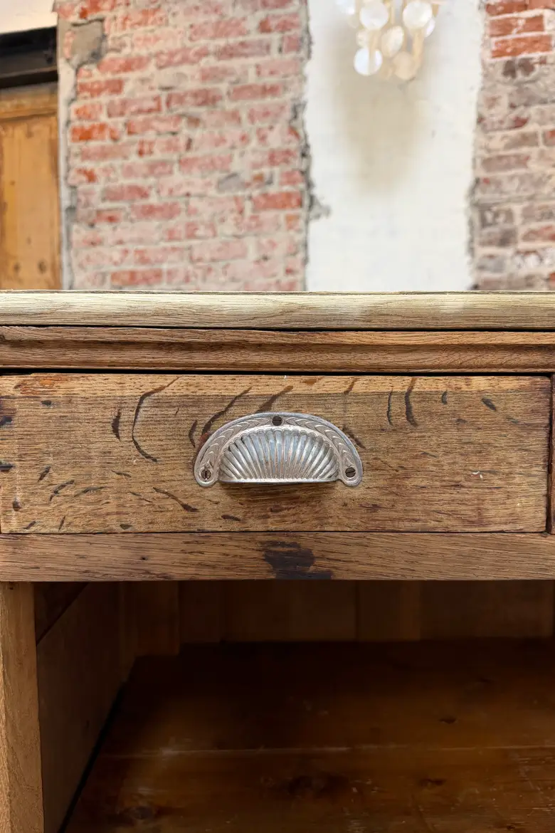Ancien comptoir de commerce en chêne – début XXe