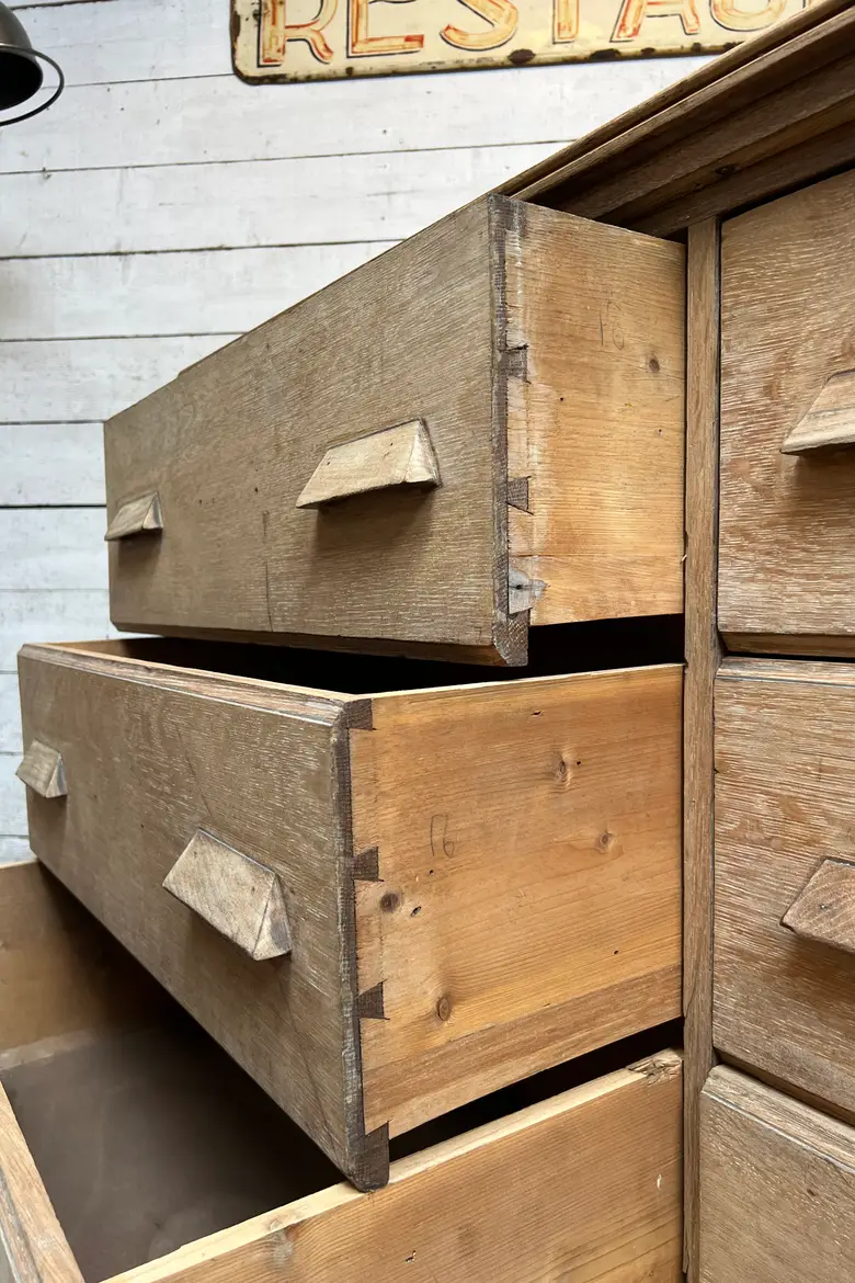 Ancien comptoir de commerce en chêne – Début XXe siècle