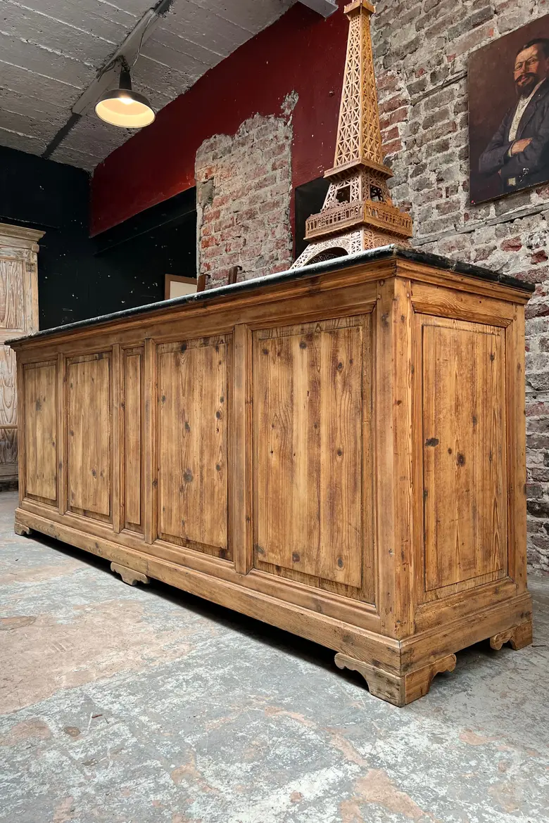 Ancien comptoir de commerce en sapin Début XXème