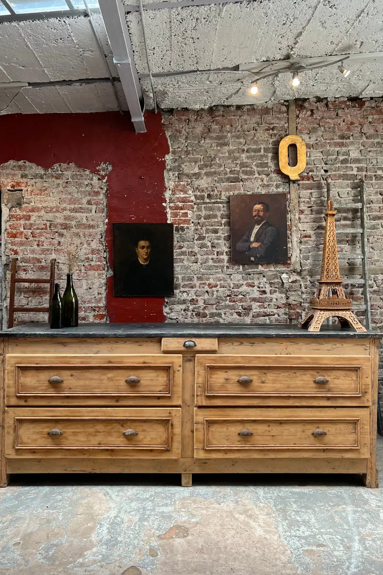 Ancien comptoir de commerce en sapin Début XXème
