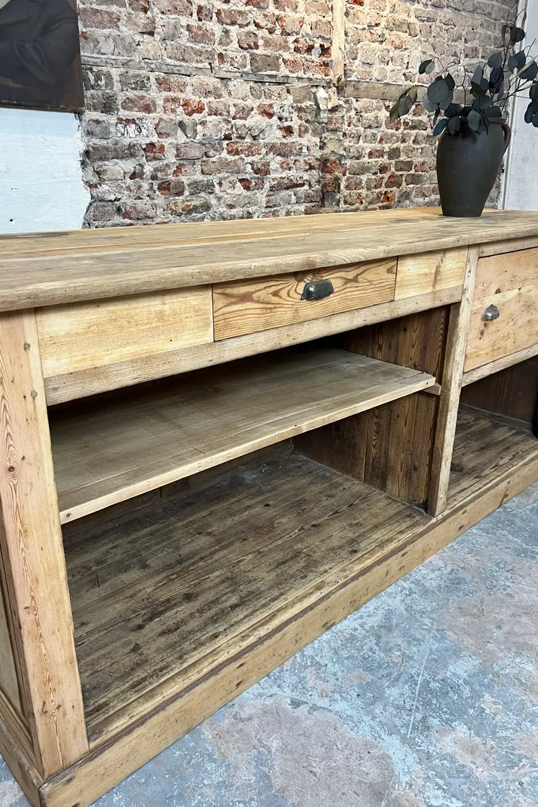 Ancien comptoir de commerce en sapin et chêne