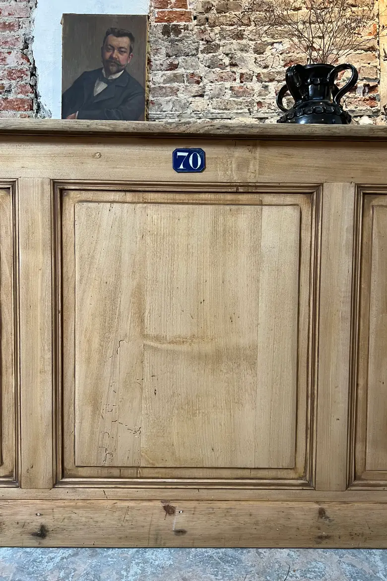 Ancien comptoir de commerce en sapin et chêne