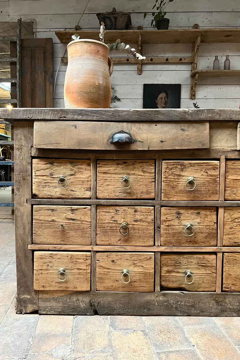 Ancien comptoir de garage en noyer Début XXème