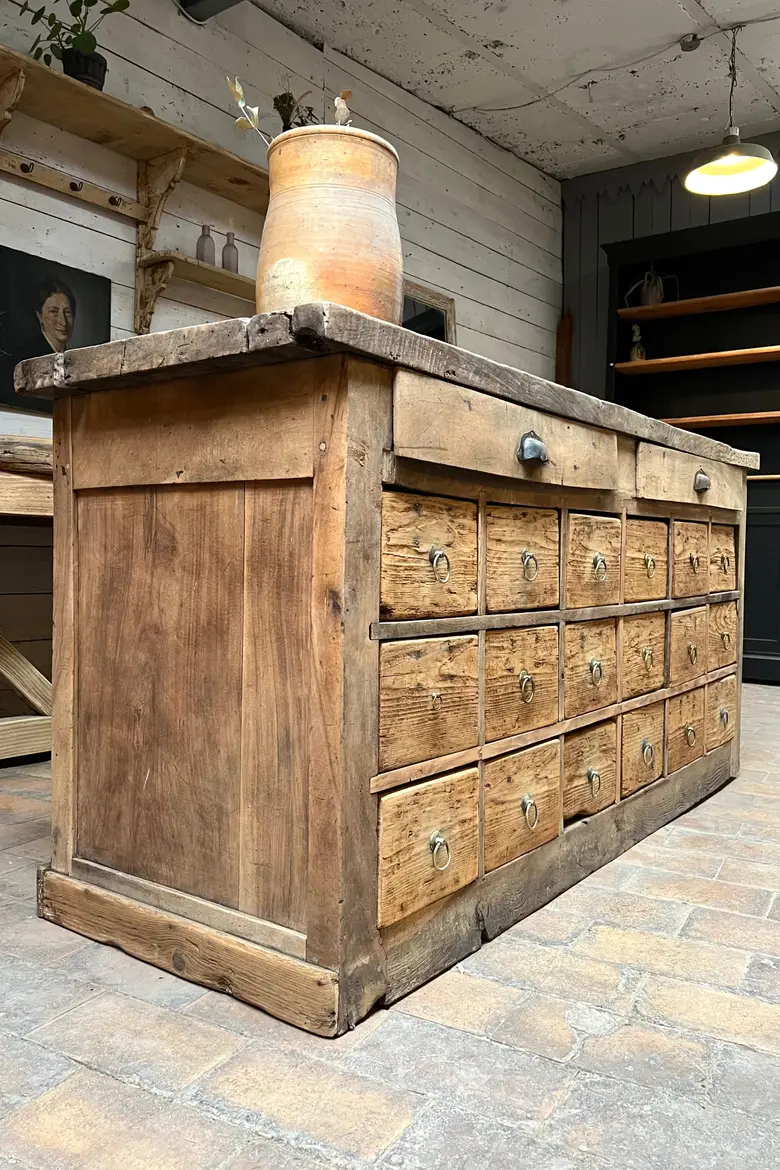 Ancien comptoir de garage en noyer Début XXème