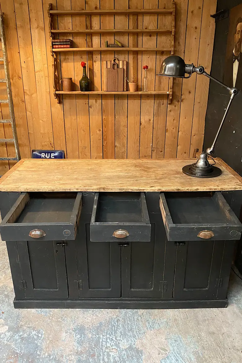 Ancien comptoir de magasin en merisier Début XXème