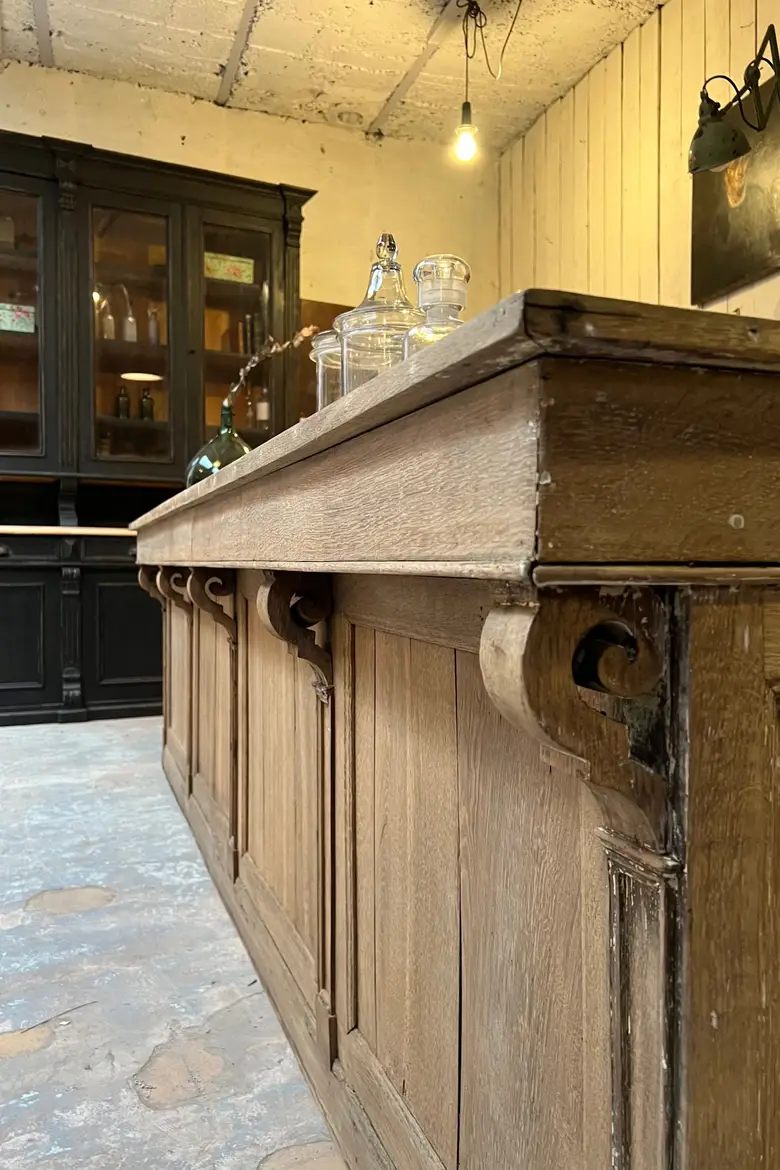 Ancien comptoir de mercerie en chêne Début XXème