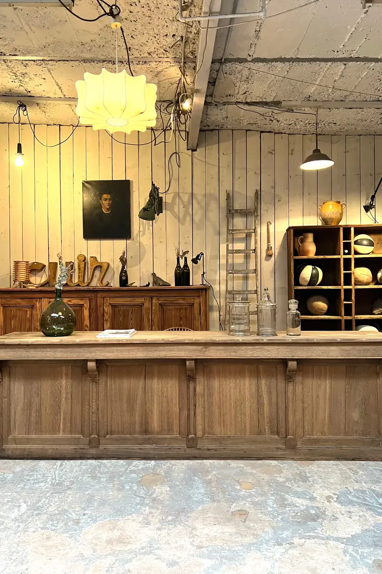 Ancien comptoir de mercerie en chêne Début XXème