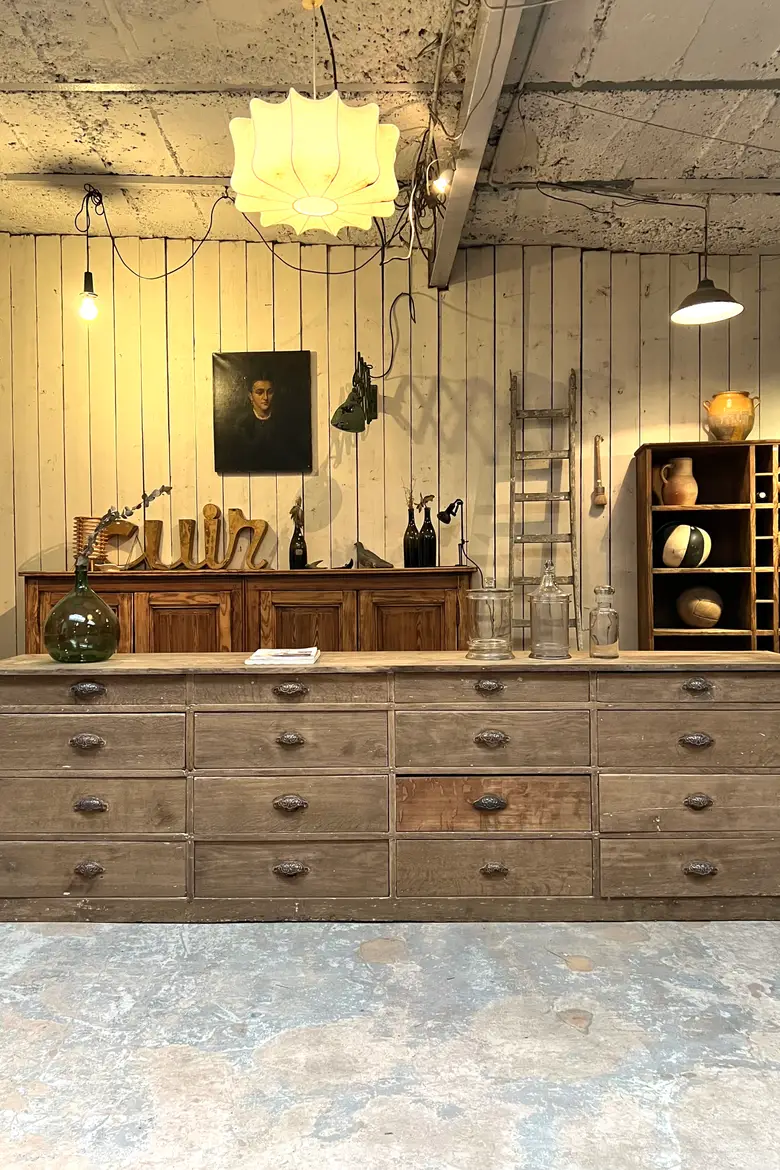Ancien comptoir de mercerie en chêne Début XXème