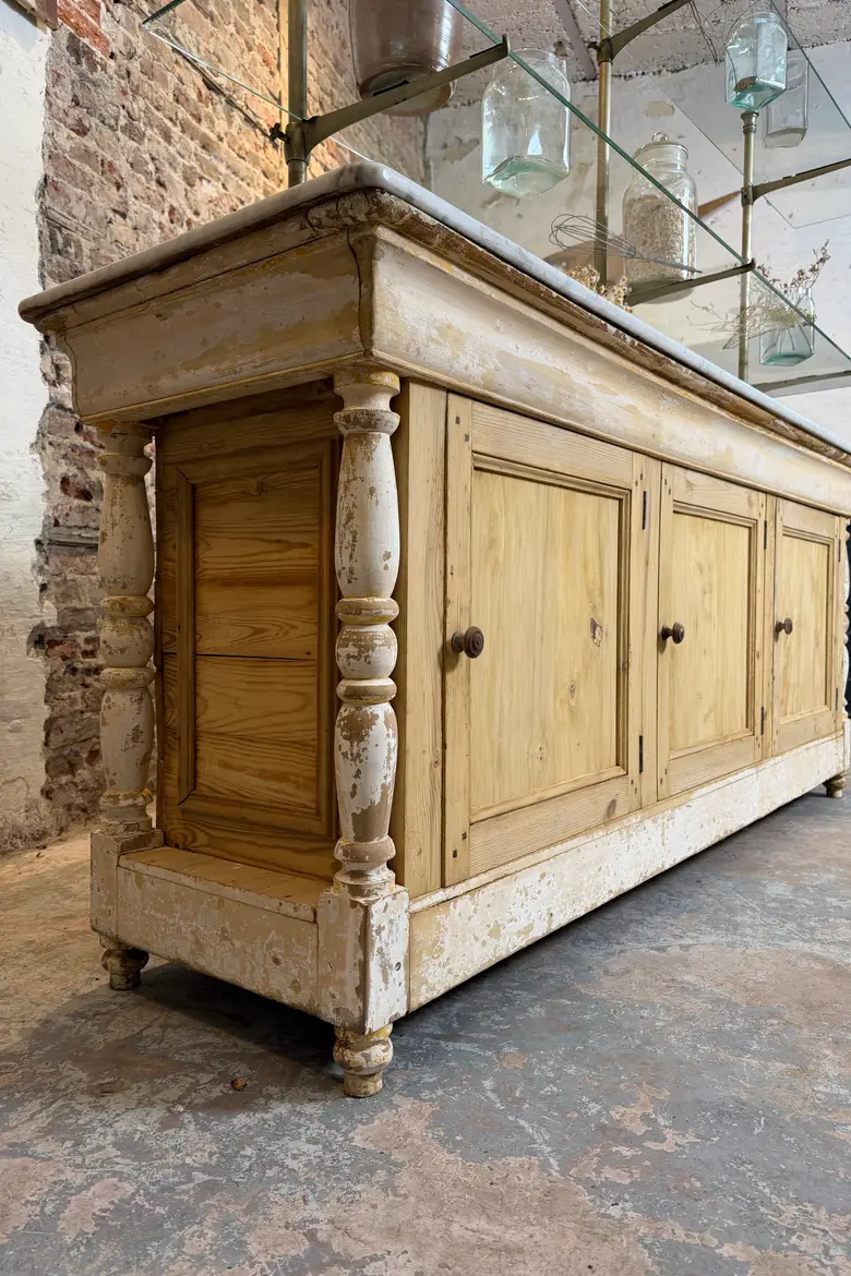 Ancien comptoir de pâtisserie – XIXe