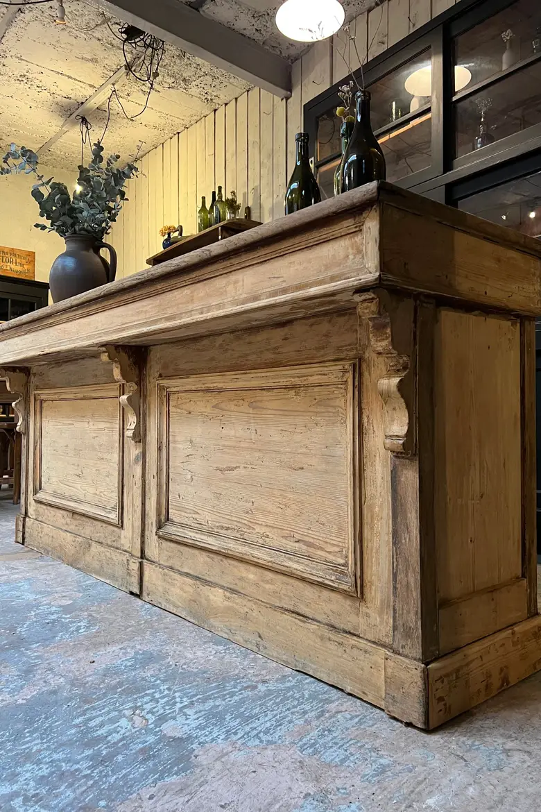 Ancien comptoir de quincaillerie en bois Début XXème