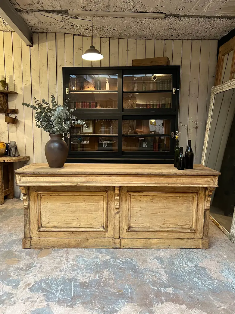 Ancien comptoir de quincaillerie en bois Début XXème