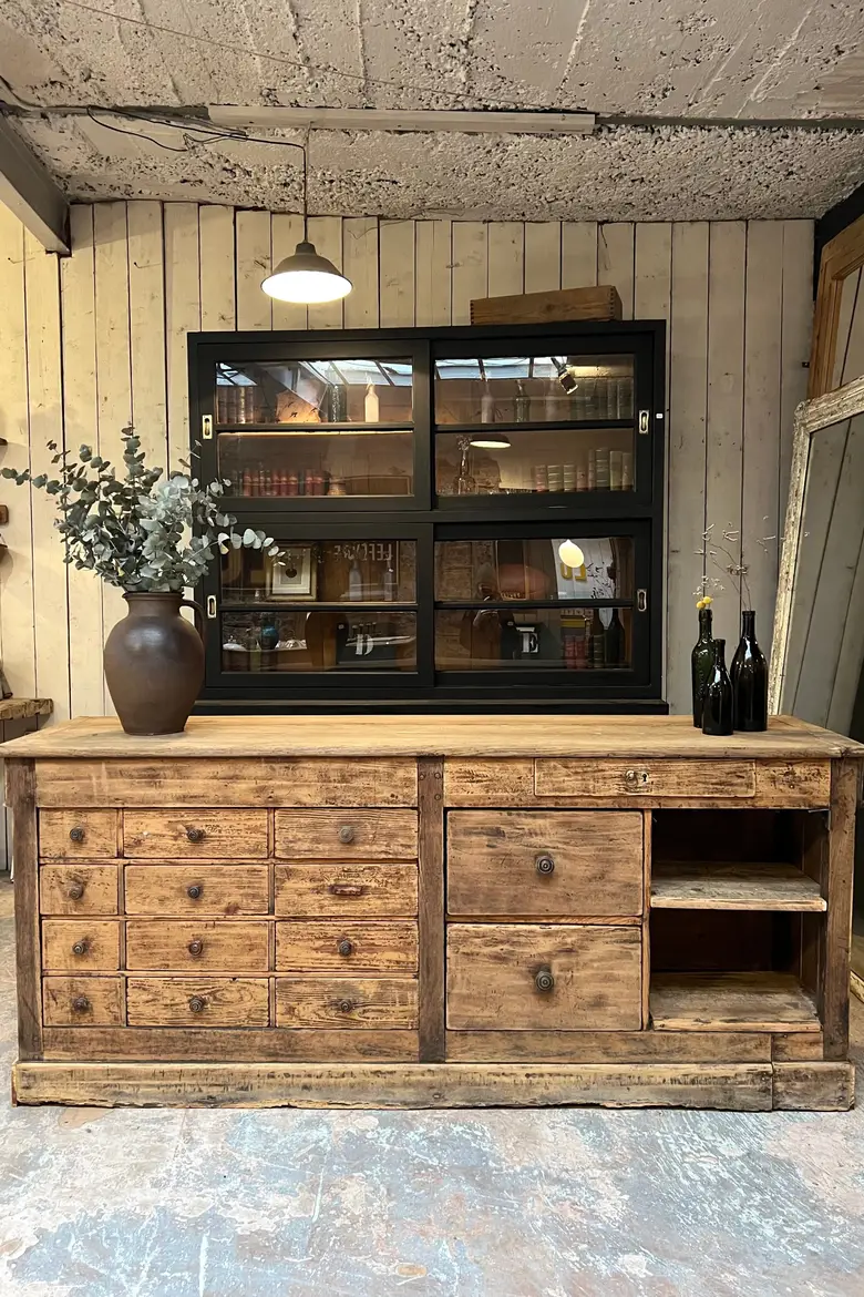 Ancien comptoir de quincaillerie en bois Début XXème