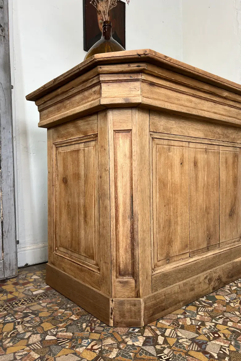 Ancien comptoir en chêne